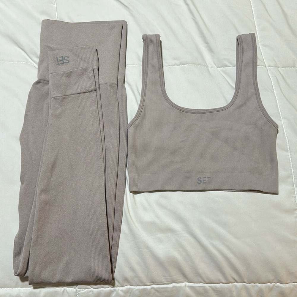 Only worn once. Great condition.